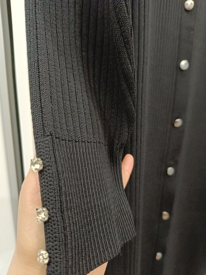Düğmeli Siyah Uzun Triko hırka - Görsel 3