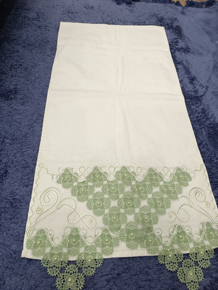 İşlemeli Beyaz Havlu - Görsel 2