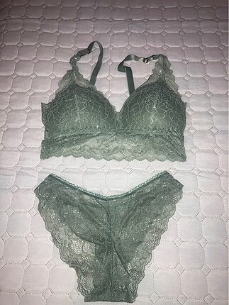 Bralet takım