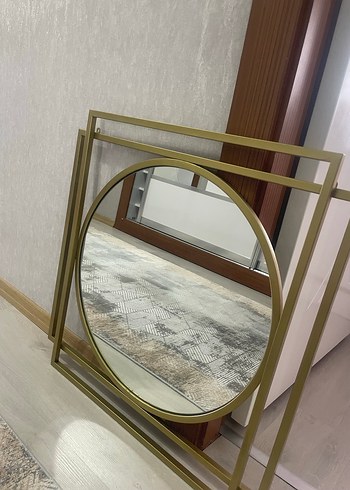 Beden Altın Renkli Parlak Metal Çerçeveli Ayna