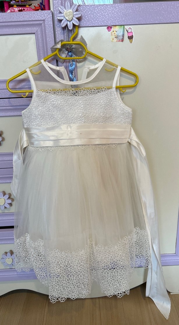 Kız Çocuk Beyaz Dantel İşlemeli Elbise - Görsel 4