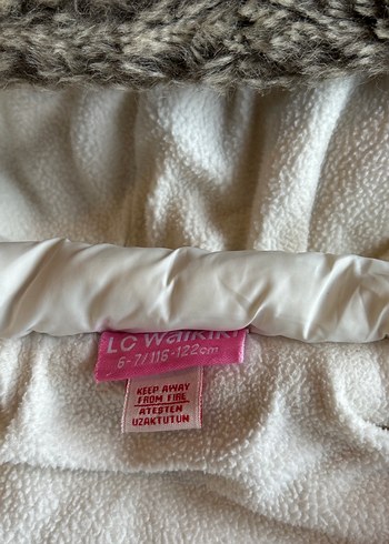 Kız Çocuk Beyaz Kürklü Sıfır Kol Yelek - Görsel 3