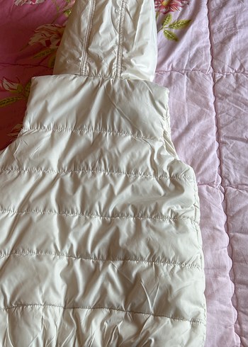 Kız Çocuk Beyaz Kürklü Sıfır Kol Yelek - Görsel 4