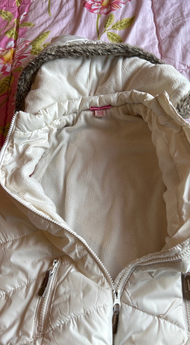 Kız Çocuk Beyaz Kürklü Sıfır Kol Yelek - Görsel 2