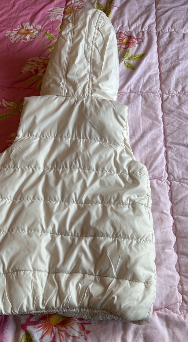 Kız Çocuk Beyaz Kürklü Sıfır Kol Yelek - Görsel 4