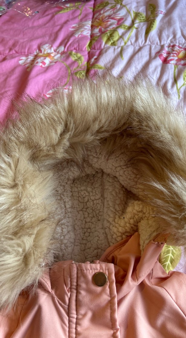 Kız Çocuk Pembe Kürklü Kapüşonlu Mont - Görsel 4