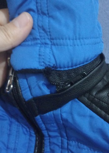 Erkek Çocuk Kapüşonlu Mavi Fermuarlı Mont - Görsel 2