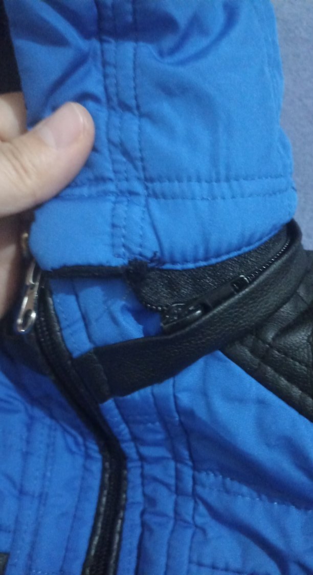 Erkek Çocuk Kapüşonlu Mavi Fermuarlı Mont - Görsel 2