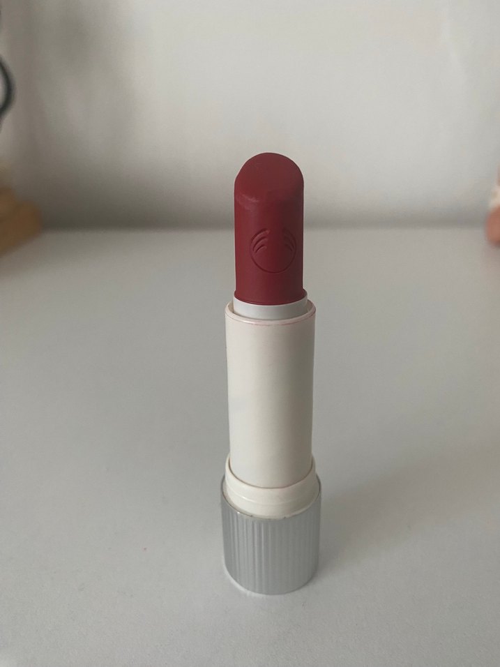 The body shop Kırmızı mat ruj - Görsel 3