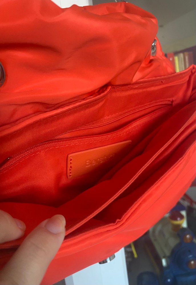 Kırmızı Zincir Detaylı Nakışlı Kadın Çanta - Görsel 4