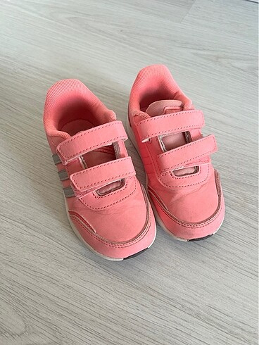 Adidas spor ayakkabı