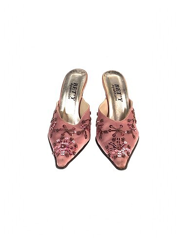 36 Beden PreLoved Terlik %70 İndirimli.
