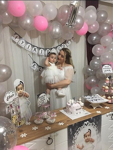 Anne Kız 1 Yaş Doğum Günü Kombini