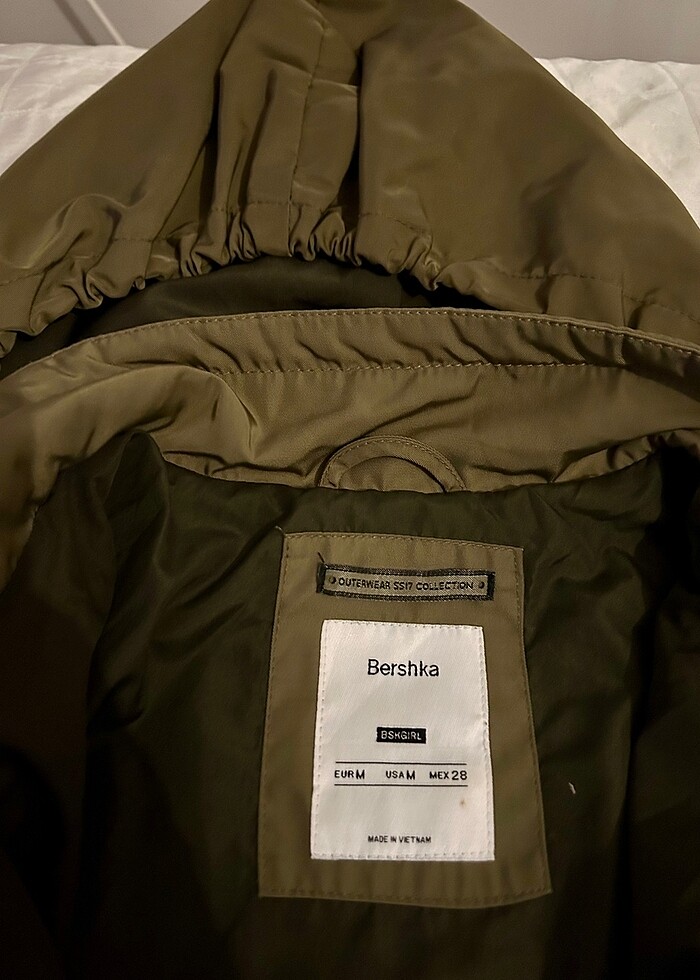 Bershka Yağmurluk - Görsel 3