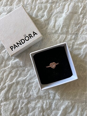 Pandora Yüzük