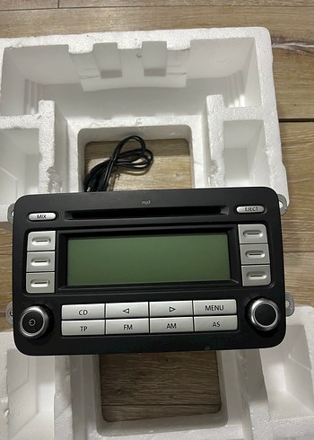 Ekranlı Siyah Araba Multimedya Sistemi - Görsel 2