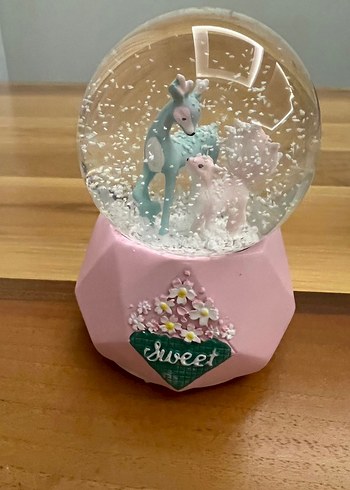 Pembe Pastel Figürlü Kar Küresi - Görsel 3