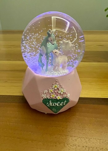 Pembe Pastel Figürlü Kar Küresi - Görsel 4