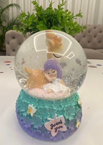 Renkli Mor Koruyucu Figürlü Kar Küresi - Görsel 4