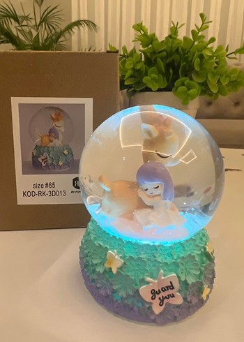 Renkli Mor Koruyucu Figürlü Kar Küresi - Görsel 3