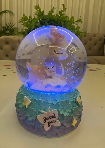 Renkli Mor Koruyucu Figürlü Kar Küresi - Görsel 6