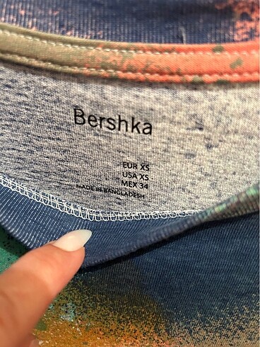 16-17 Yaş Beden Bershka Tshirt