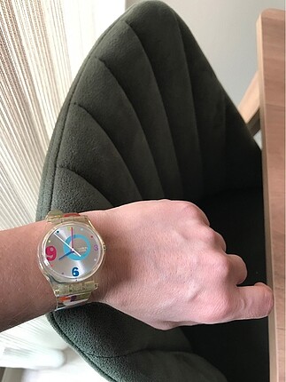  Beden çeşitli Renk Swatch Bayan Saat