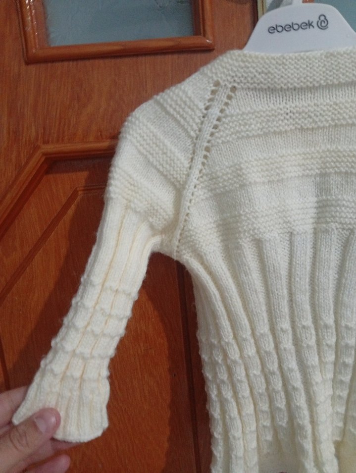 Kız Çocuk Beyaz Örgü Hırka - Görsel 4