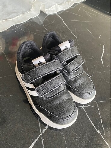 Adidas spor ayakkabı