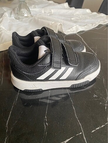 25 Beden siyah Renk Adidas spor ayakkabı