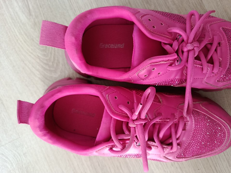 taşlı ayakkabı ve pantolon - Görsel 5