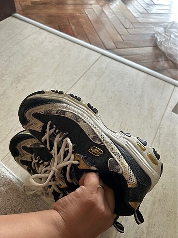 37,5 Beden orjinal skechers kadın ayakkabı