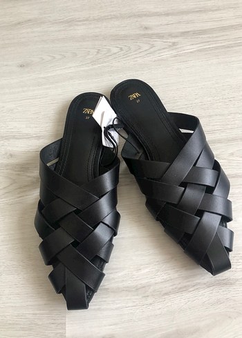 Zara Siyah Tokalı Kadın Terlik