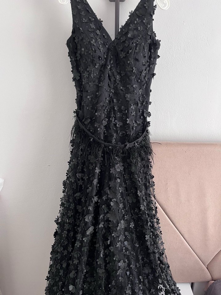 Dantel İşlemeli Siyah Uzun V Yaka Gece Elbisesi - Görsel 5