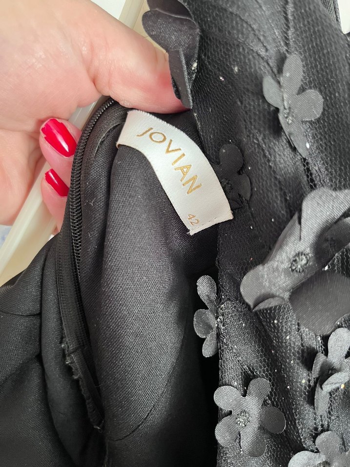 Dantel İşlemeli Siyah Uzun V Yaka Gece Elbisesi - Görsel 4