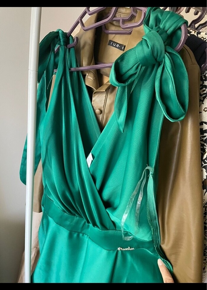 Yeşil gece elbisesi - Görsel 2