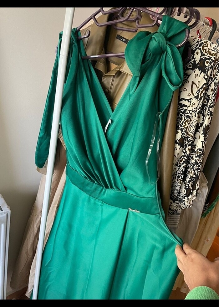 Yeşil gece elbisesi - Görsel 4