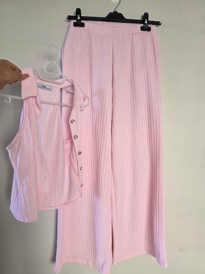 Pembe yumuşak kumaştan kadın takım - Görsel 2