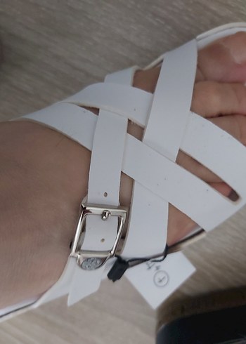 Beyaz Fabrika Deri Terlik - Görsel 3