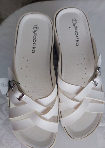 Beyaz Fabrika Deri Terlik - Görsel 6