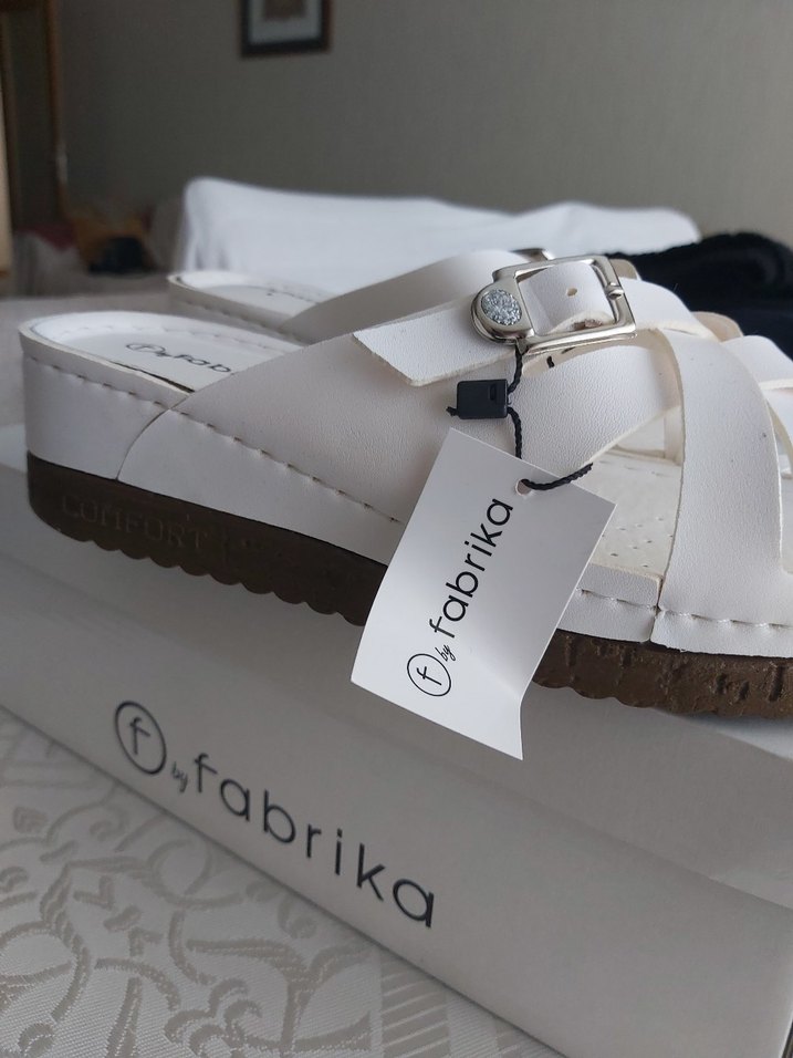 Beyaz Fabrika Deri Terlik - Görsel 5