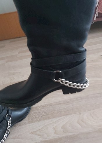 Zara Tokalı Siyah Deri Diz Boyu Topuklu Çizme - Görsel 6