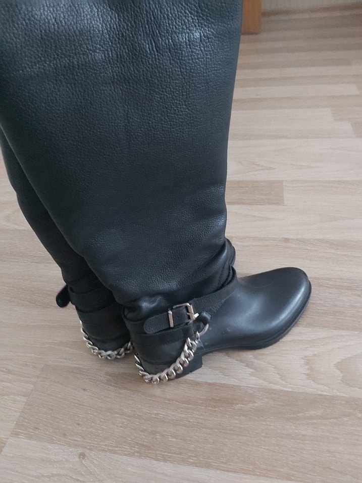 Zara Tokalı Siyah Deri Diz Boyu Topuklu Çizme - Görsel 2