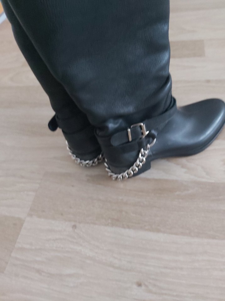 Zara Tokalı Siyah Deri Diz Boyu Topuklu Çizme - Görsel 3