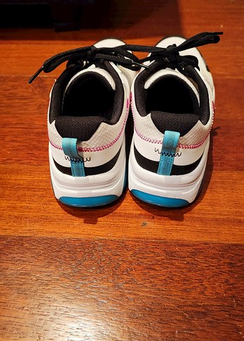 Skechers Orijinal Spor Ayakkabi- 1 kez giyildi. - Görsel 5