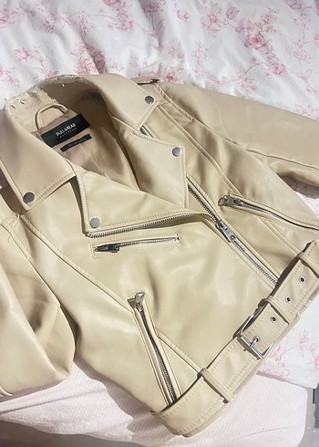 Pull and Bear Bej Deri Kemerli Kısa Ceket - Görsel 9