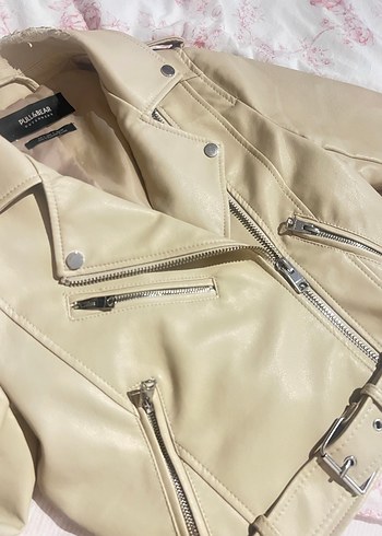 Pull and Bear Bej Deri Kemerli Kısa Ceket - Görsel 10