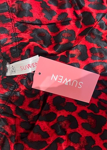 Suwen saten leopar desenli dantelli şort - Görsel 2