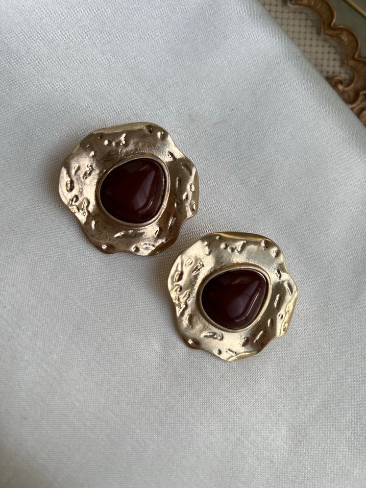 Gold Kahverengi Marka Küpe - Görsel 3