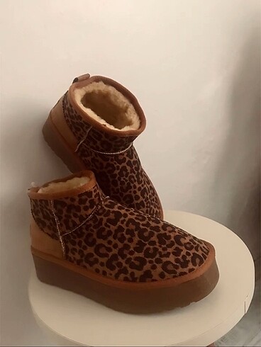 leopar desenli ugg bot